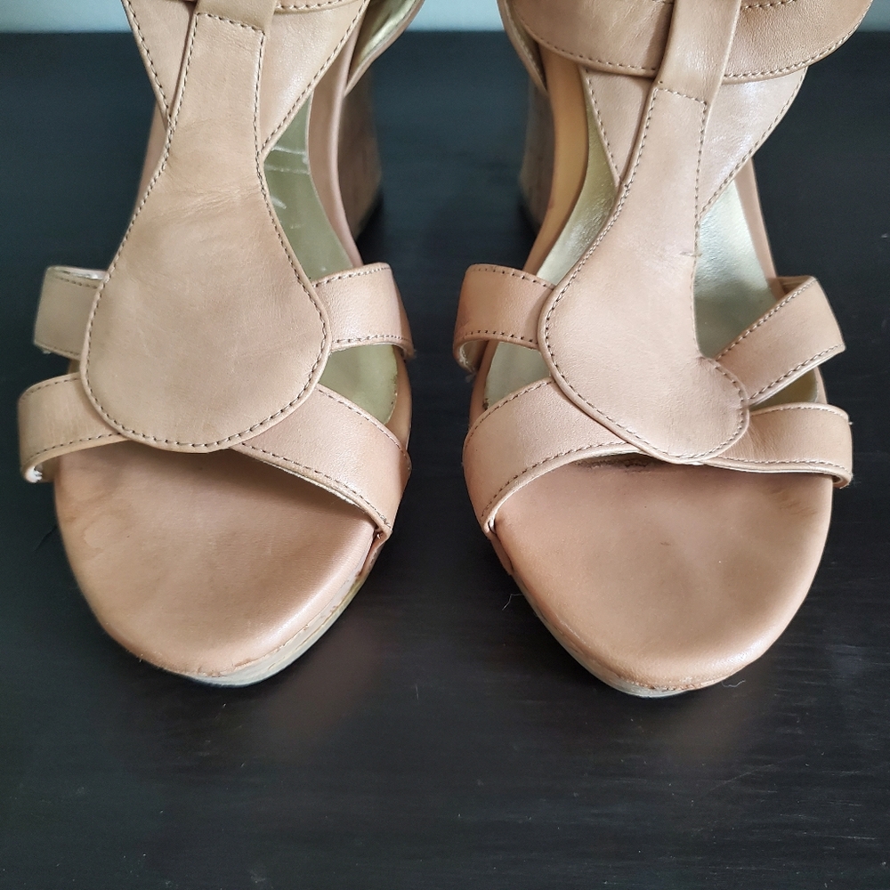 Guess tan wedge sandals size 8M - Picture 8 of 10
